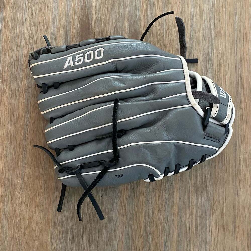 Wilson A500 Siren 11.5 inch Youth Fastpitch Softball Glove